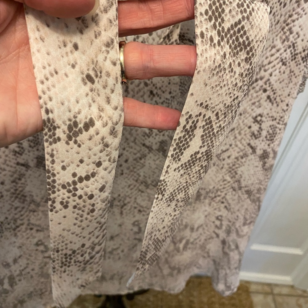 Loft Snakeskin Print Animal Print Top Ss M - image 4